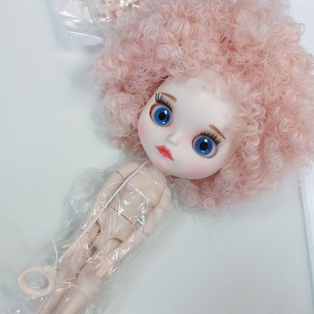 メルカリ便　❤️アイシードール❤️ベージュアフロ　ニューフェイス 蜂❤︎様専用商品新品アイシードール 赤茶アフロさん ニュー