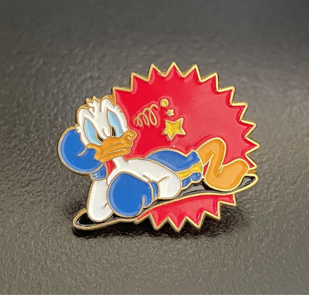 激レア　レトロ　1970年代のディズニーランドみにくいアヒルの子ピンブローチ 激レアレトロ1970年代のディズニーランドみにくいアヒルの子ピン