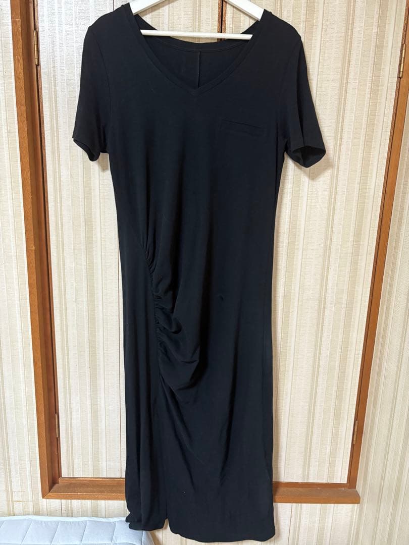 Tシャツワンピース ブラックM・Herlipto