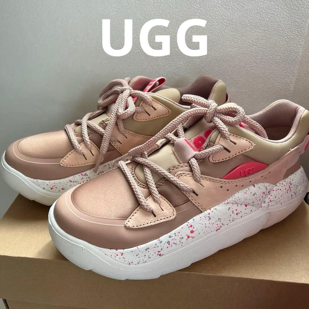 【美品】UGGスニーカー　24.5cm