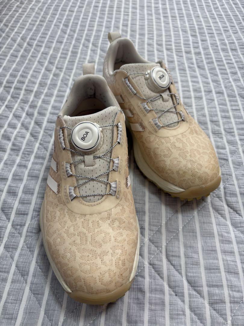 adidas BOAシステム ゴルフシューズ 女性用 ピンクベージュ