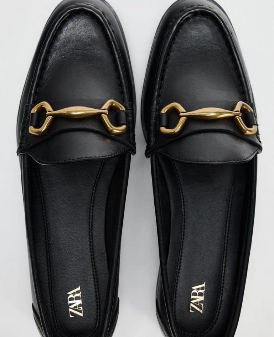 ZARA レザー ローファー 黒 金色バックル - 靴本当に 安い