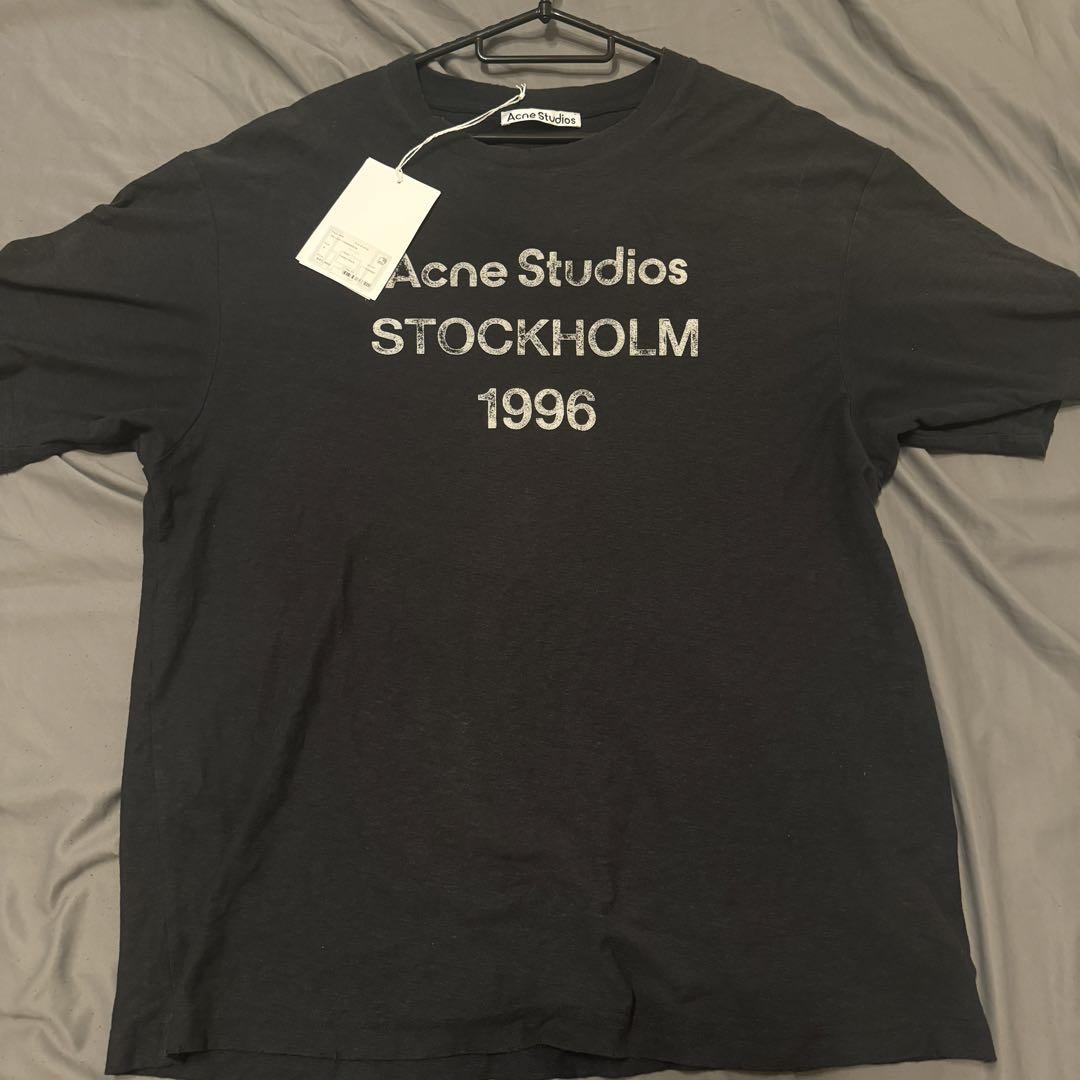 ☆Acne Studios☆1996 ロゴ 半袖 Tシャツ 正規品 アクネストゥディオズ】Stamp Logo 1996 コットンロゴTシャツ