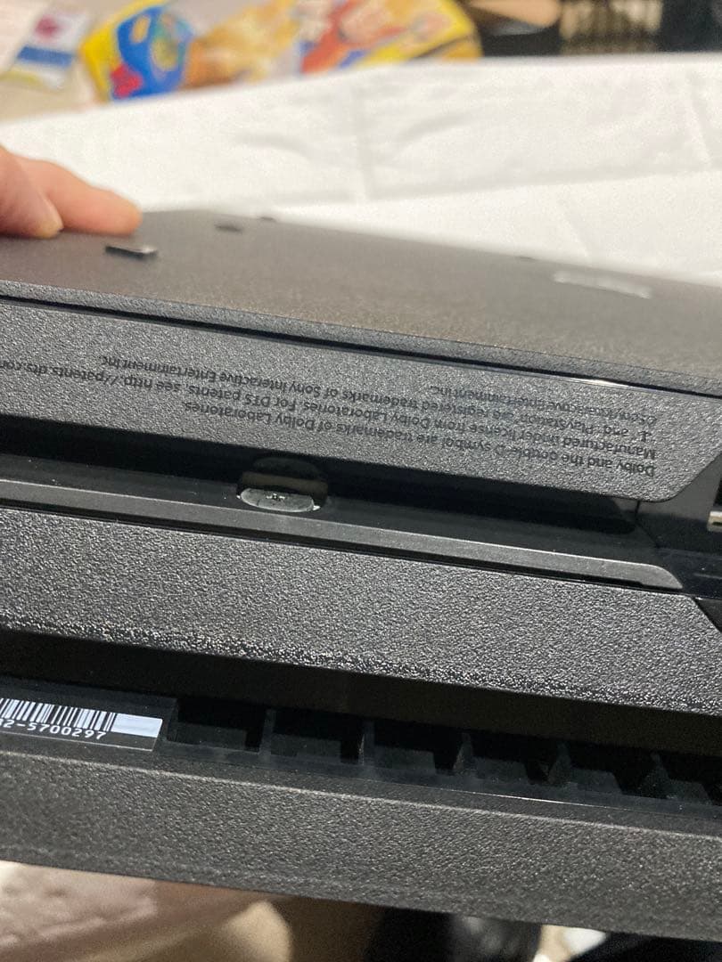 100％品質保証！ ジャンク本体 PS4Pro 1TB ブラック 本体のみやや傷や汚れあり