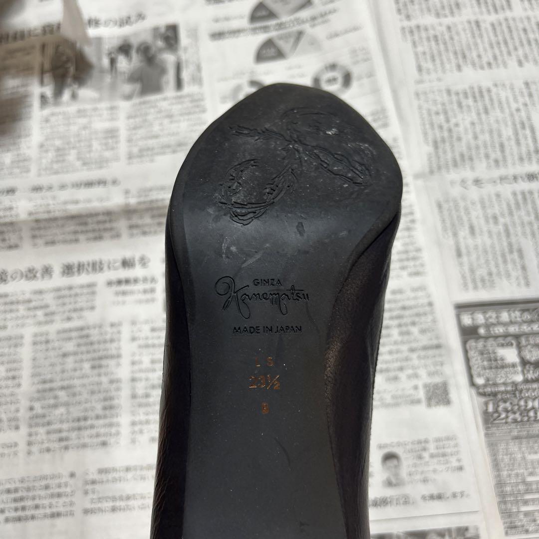 銀座かねまつ　黒 レザー ポインテッドトゥヒール バックル付き 銀座かねまつ 黒 レザー ポインテッドトゥヒール バックル付き