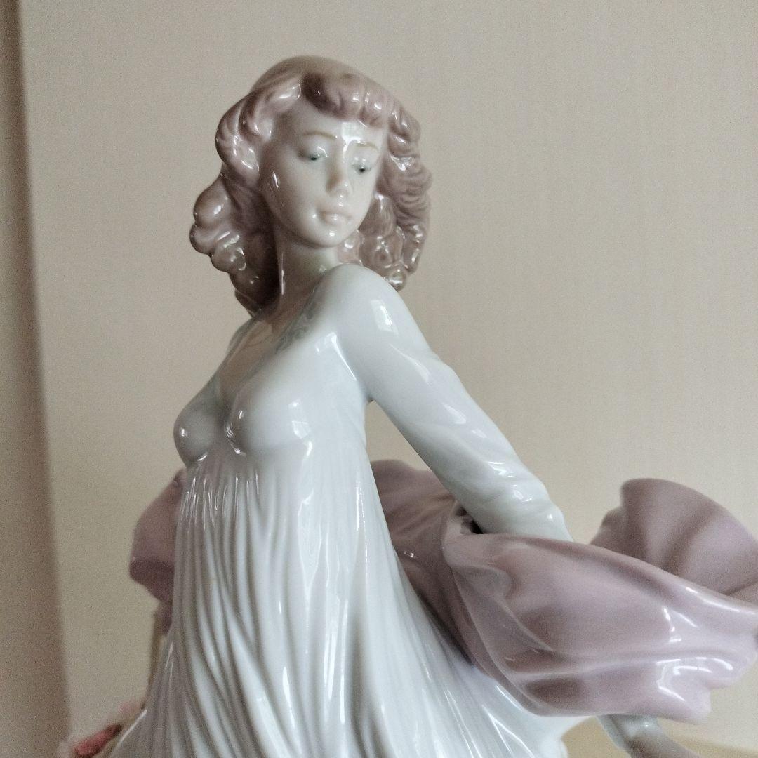 陶器製女性像 アンティーク LLADRO リヤドロ 春の輝き陶器製 女性像 - メルカリ