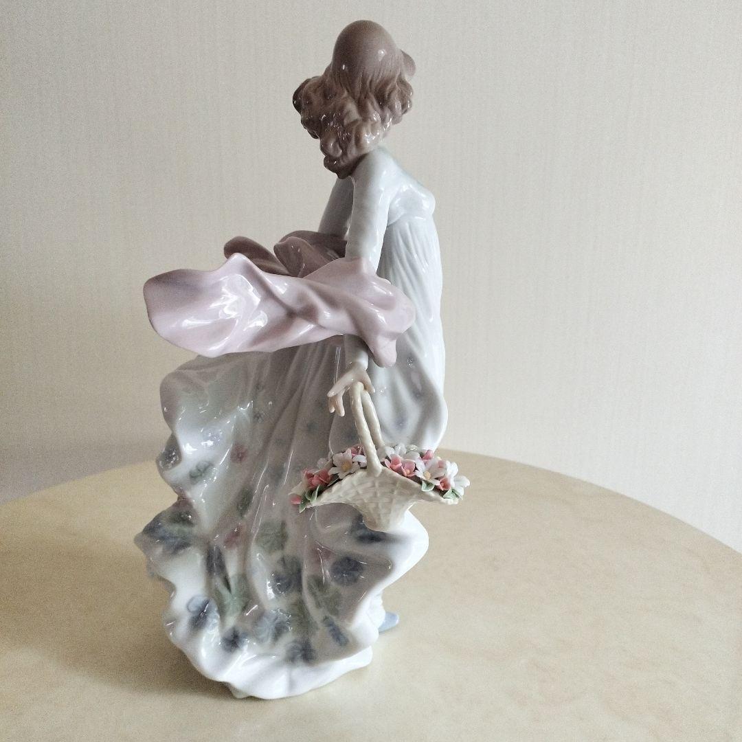 陶器製女性像 アンティーク LLADRO リヤドロ 春の輝き陶器製 女性像 - メルカリ