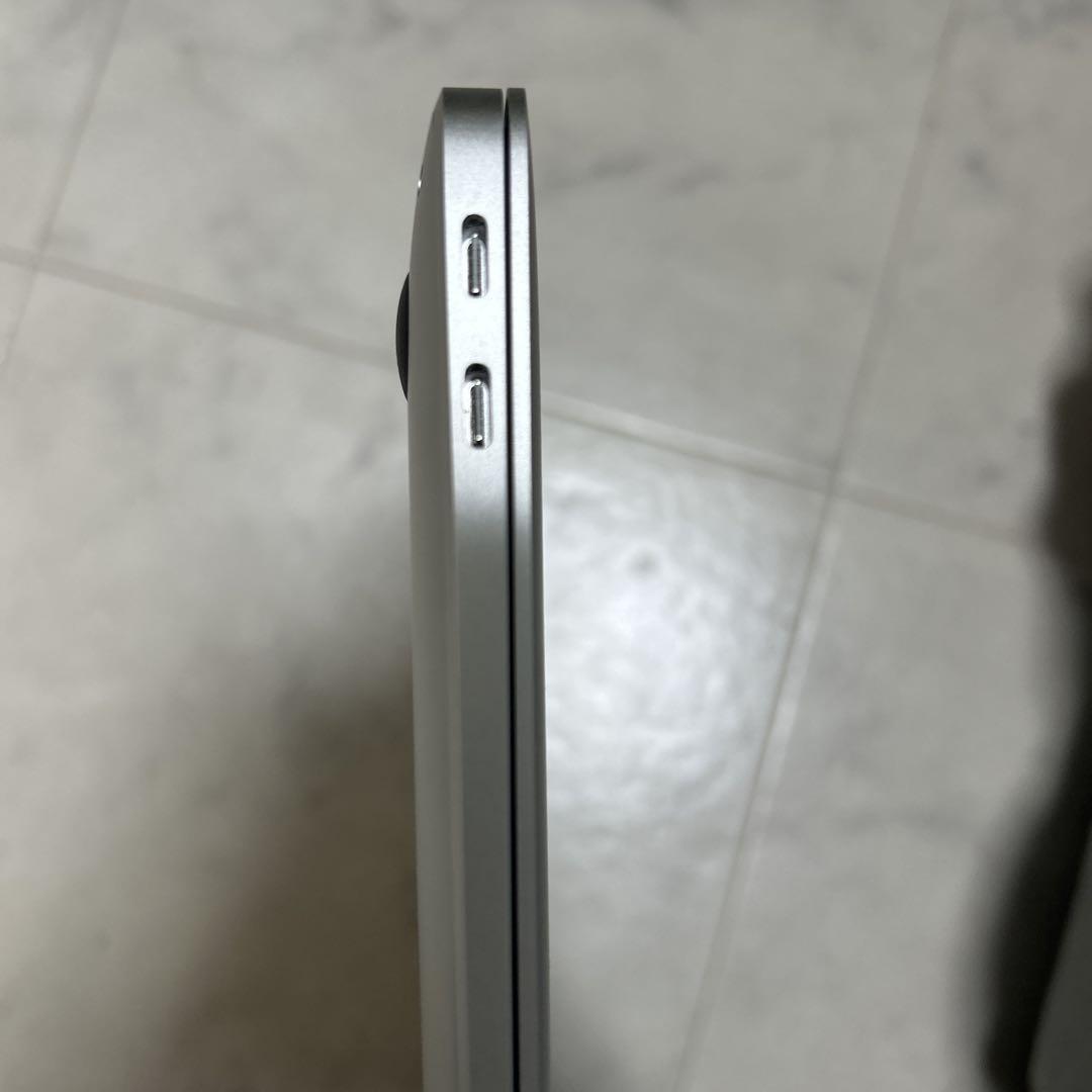 Apple MacBook Air シルバー