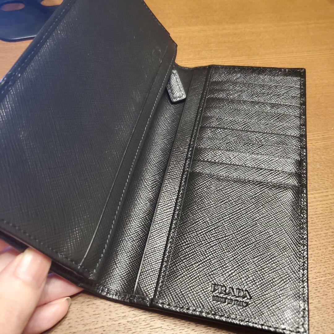 並行輸入品　PRADA ブラックレザー 長財布