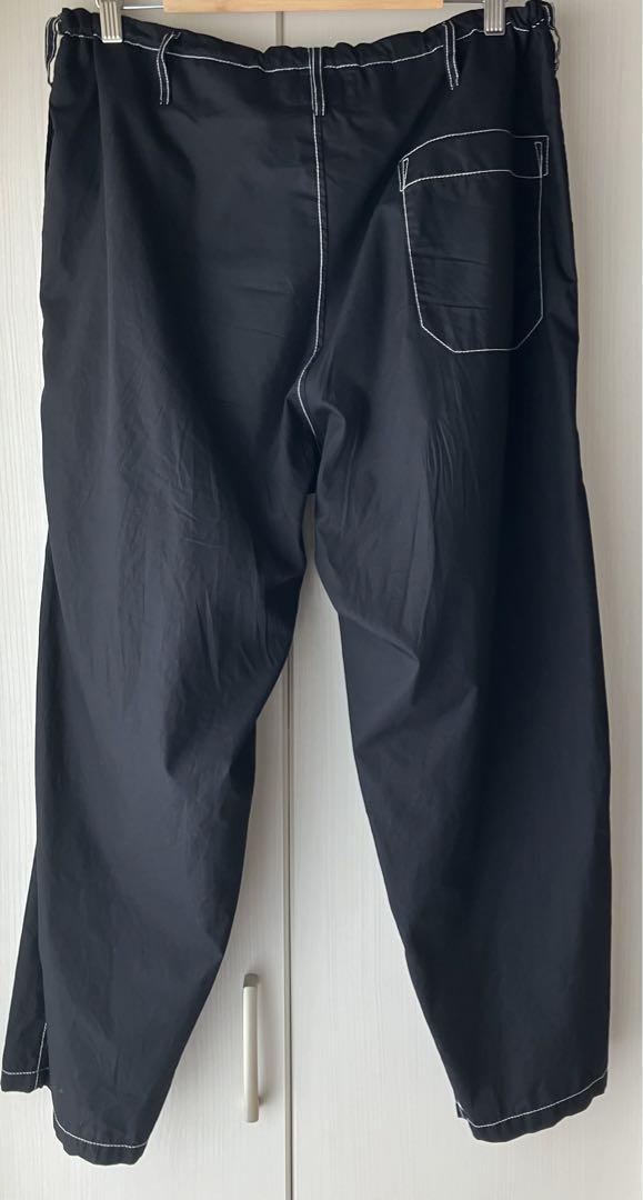 Y's ワイズ 黒地に白ステッチのパンツ