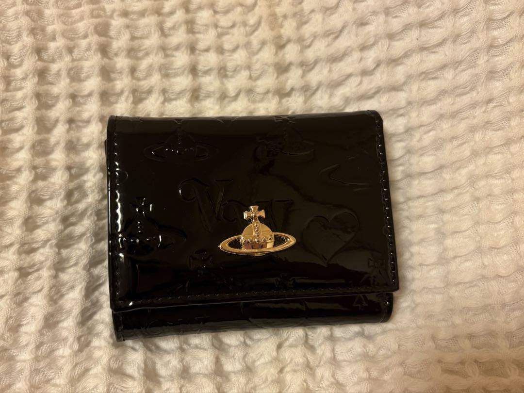 ブラック パテントレザー 三つ折り財布