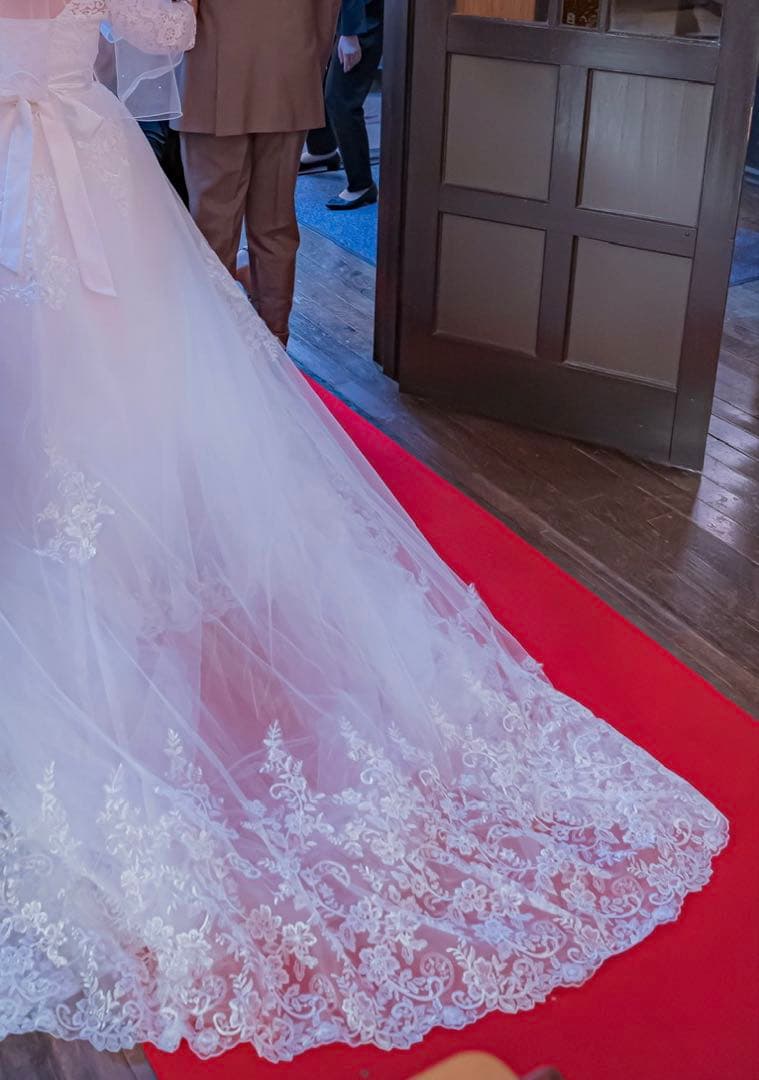 ウェディングドレス オーバートレーン