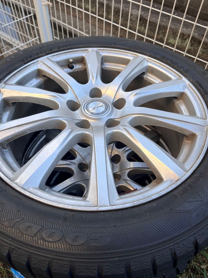 スタッドレスタイヤ ホイールセット げ 目立った傷や汚れなし