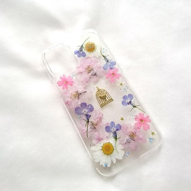 桜の花びらと小花の可愛い鳥カゴ 押し花ケース Iphone Androidケース メルカリ
