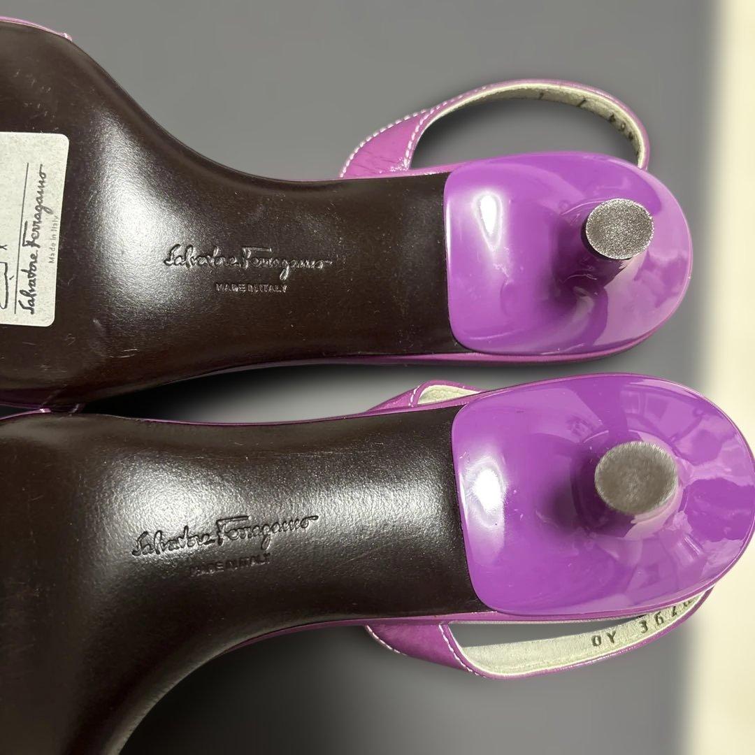 新品未使用　Ferragamo パープル サンダル 36