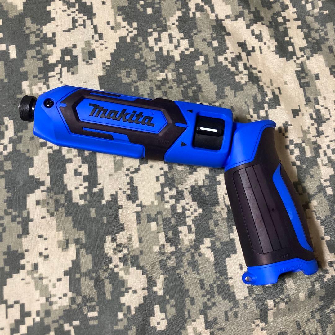 マキタ　TD022 ブルー　本体のみ　ペンインパクトドライバー