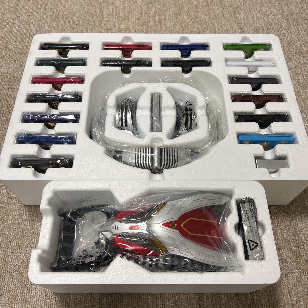 CSM Vバックル＆ドラグバイザーのパッケージをご紹介！ | BANDAI
