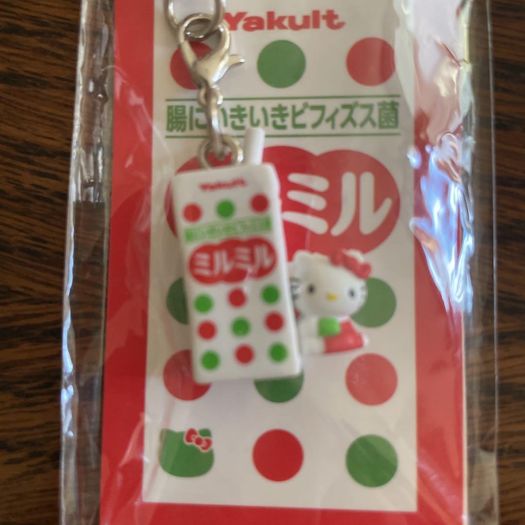 ハローキティ ストラップ ヤクルト グリコ ミルミル - メルカリ