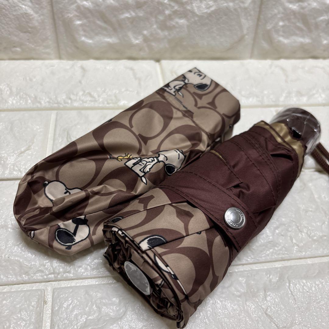 【COACH X PEANUTS】UVプロテクション ミニアンブレラ　スヌーピー COACH® Outlet | Coach X Peanuts Uv Protection Mini Umbrella
