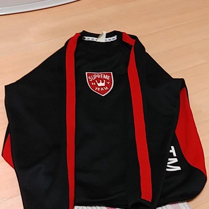 レア!! supreme play サッカーウェア