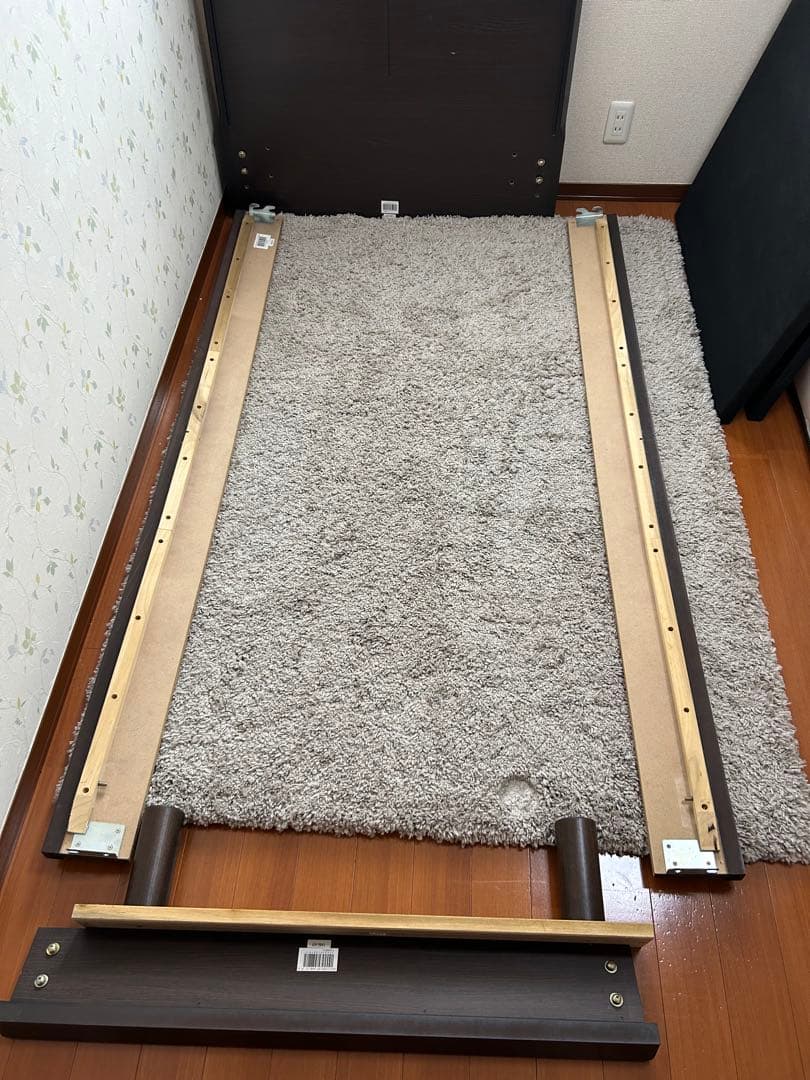 ベッドフレームとホワイトマットレスのセット