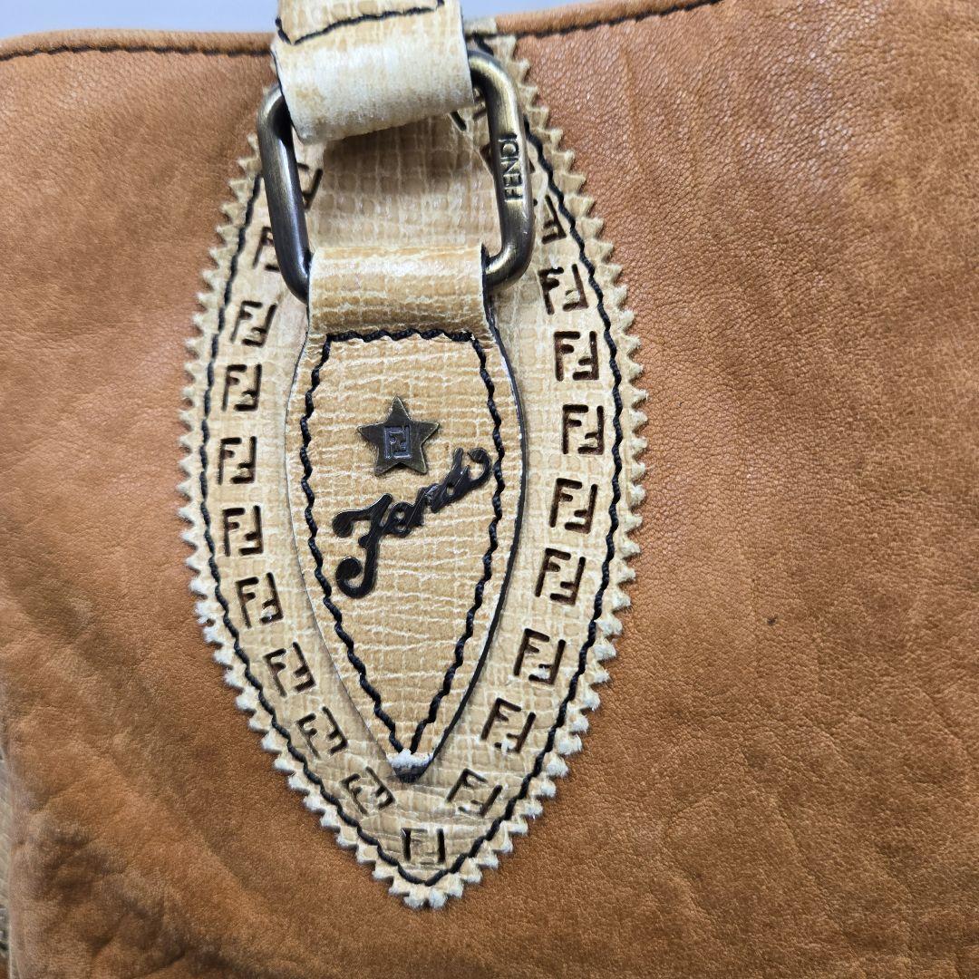 FENDI レザー ハンドバッグ シボ エトニコ A4収納可能 エンボス