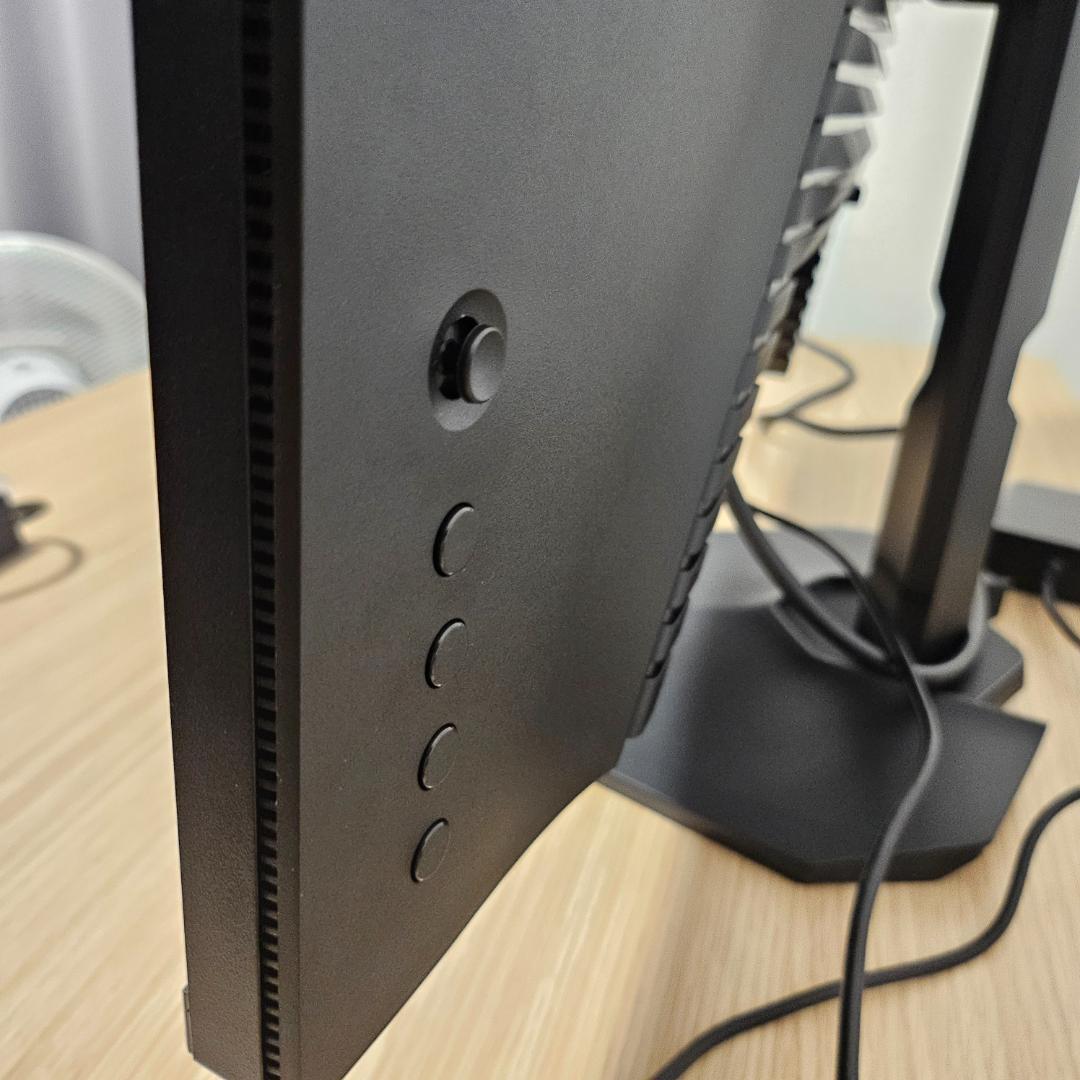 Dell ゲーミングモニター G2724D 27インチQHD 高速IPSモニター