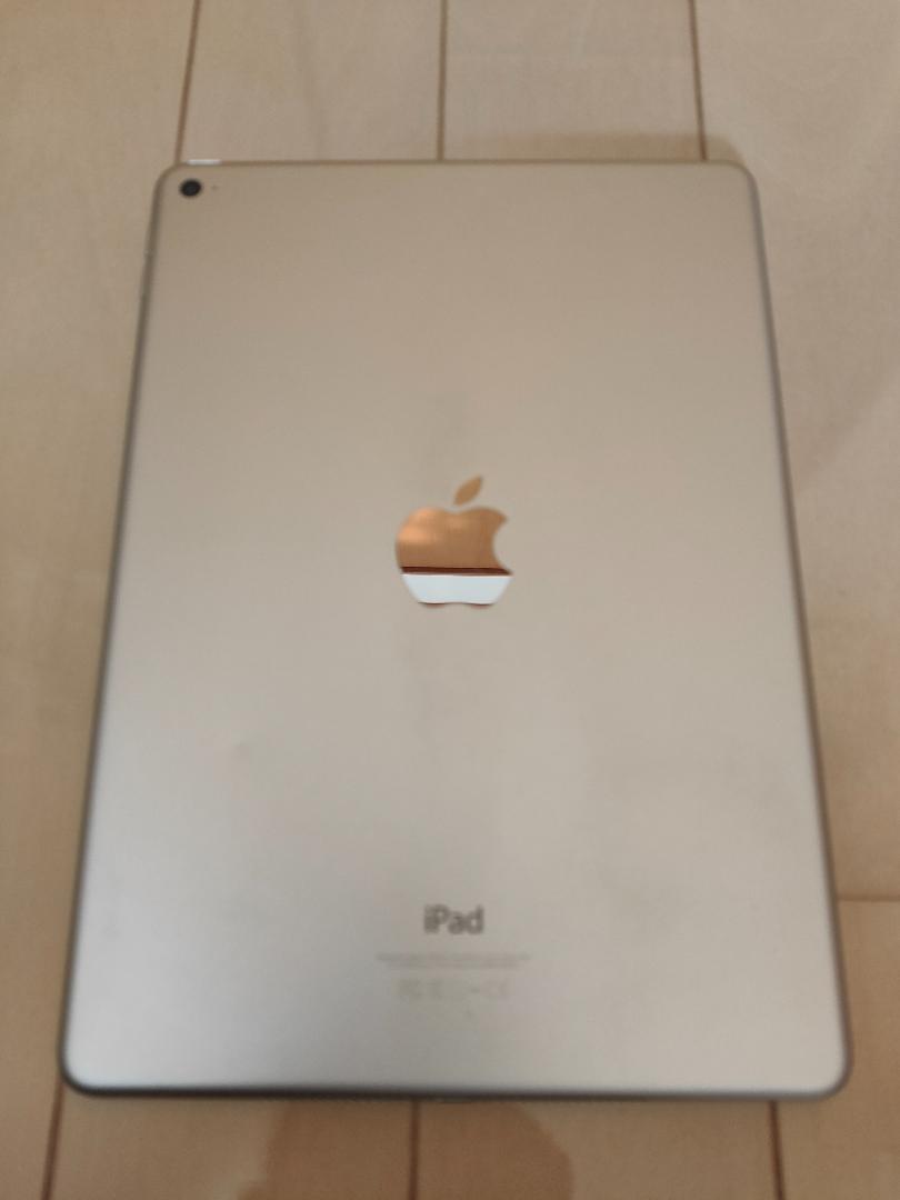 さいへこみ Apple iPad Air2 WI-FI 128GB シルバー CfDLb-m89756536109 Ⓕそのままお