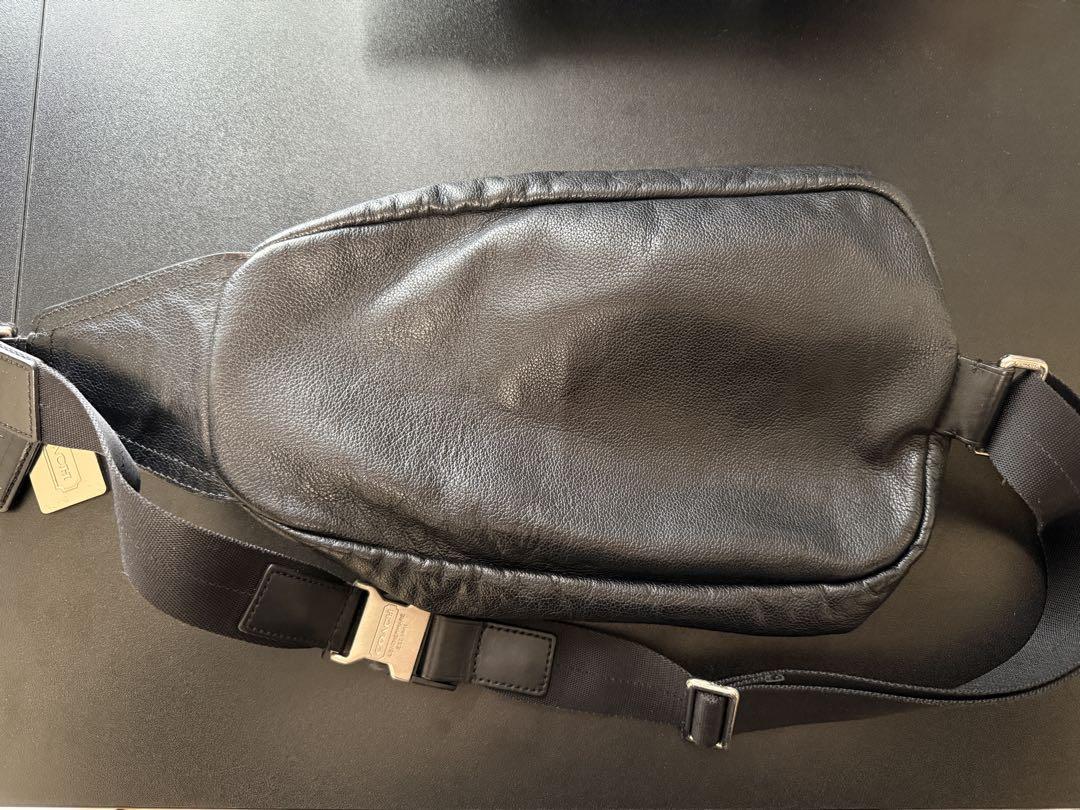 【スパンジェン様限定】coach メンズ　黒レザー ショルダー　ボディバッグ