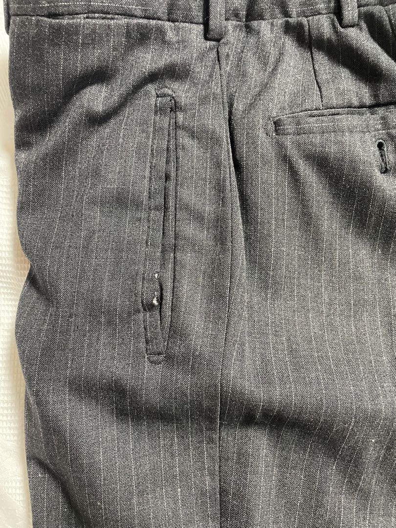 プラダ　スーツ　黒　ストライプ　PRADA