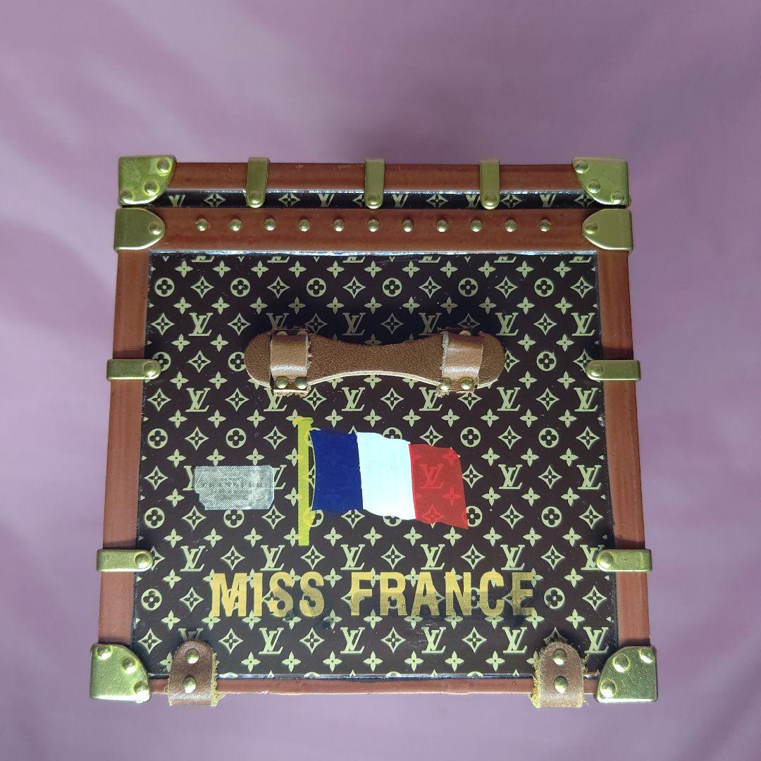 LOUIS VUITTON ミスフランス モノグラムトランク ペーパーウェイト LOUIS VUITTON ミスフランス モノグラムトランク ペーパー