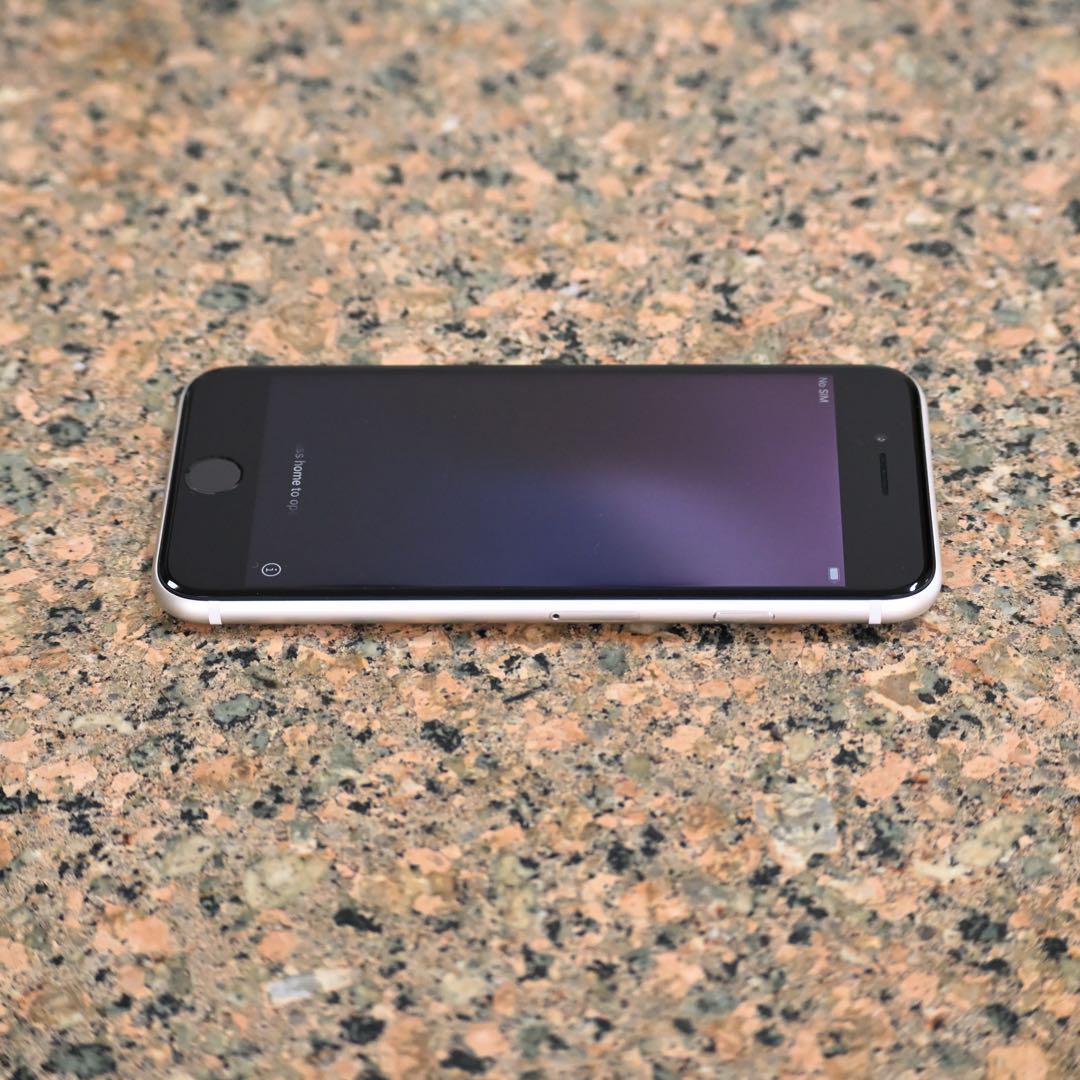 【極上品】 電池100% iPhone SE3 64GB SIMフリー