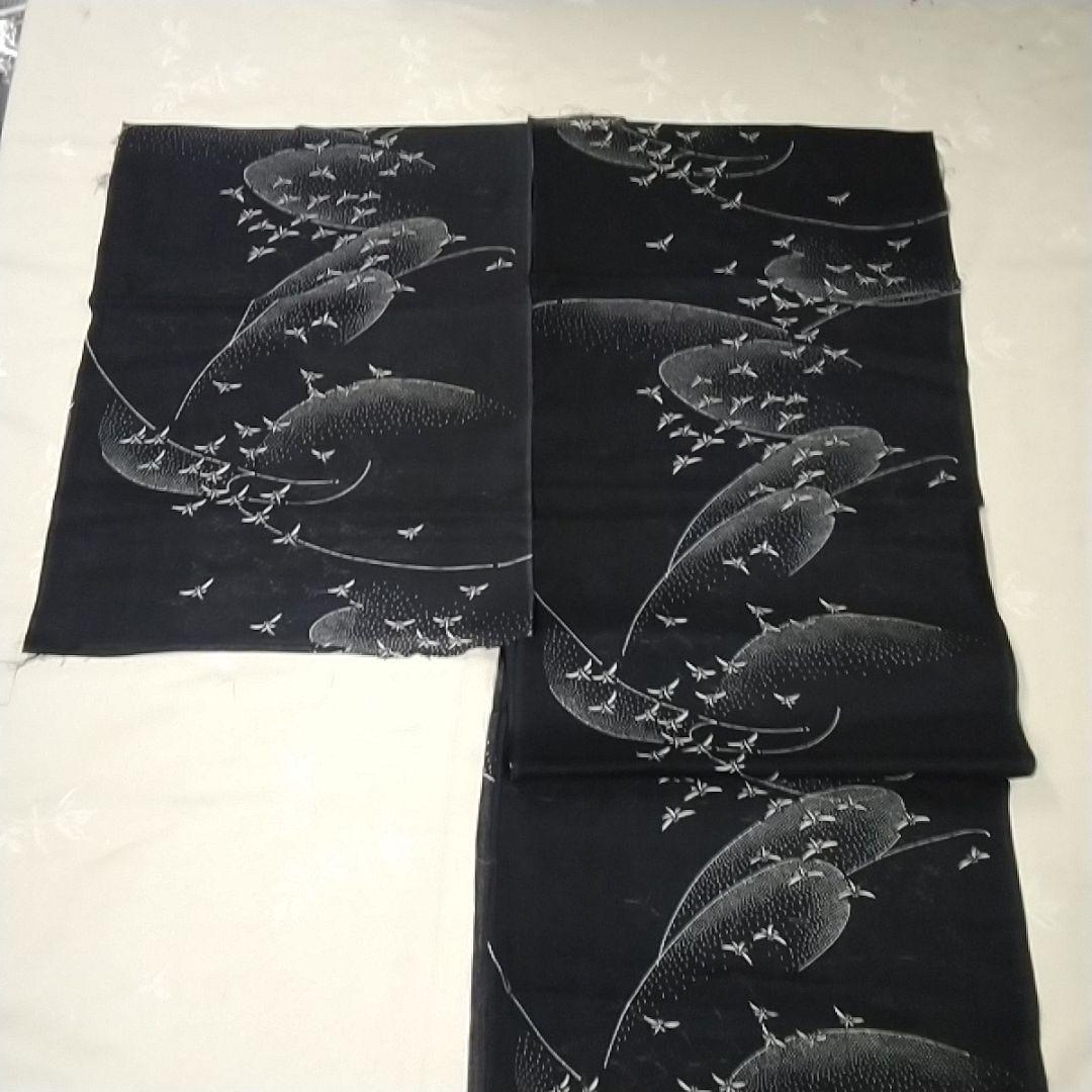 今季ブランド 素材とし 黒の絽の解き反物 勝ち虫と呼ばれるトンボの群れ飛ぶ様がお洒落なデザイン 着物 Blog Vinhobr Com Br