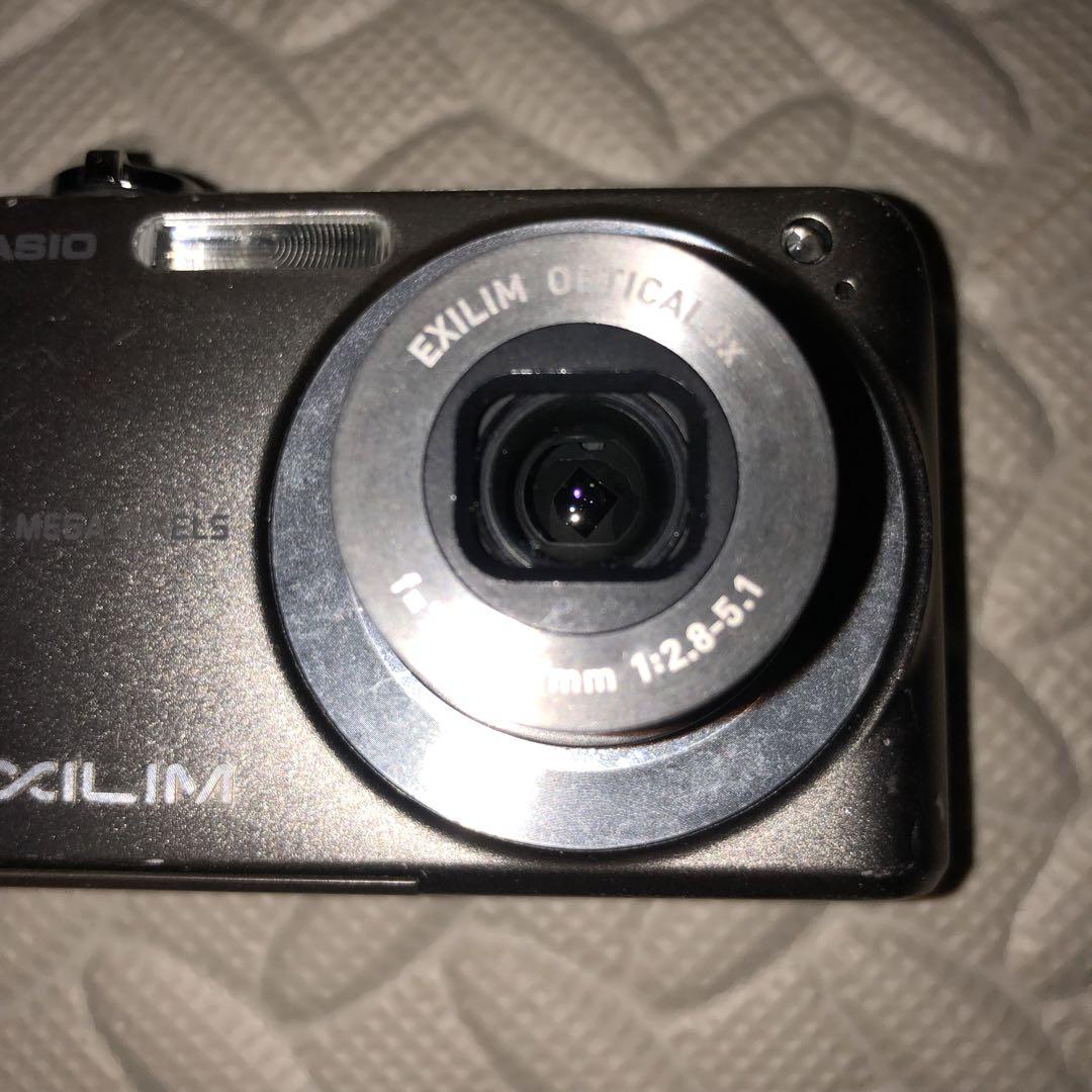 美品　casio ex-z1050 デジタルカメラ