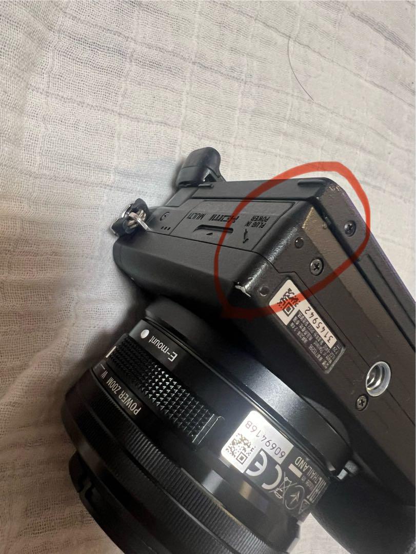 ◾️送料込み◾️ほぼ未使用◾️ソニー α6400 ダブルズームレンズキット 新品)SONY (ソニー) α6400 ダブルズームレンズキット ILCE-6400Y