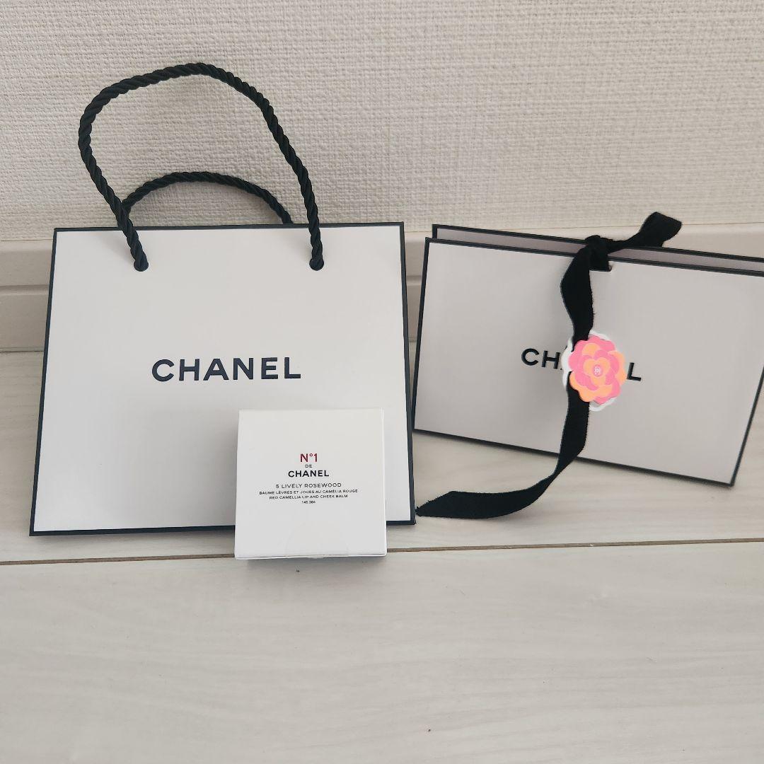 CHANELリップ＆チーク 5ライブリーローズウッド