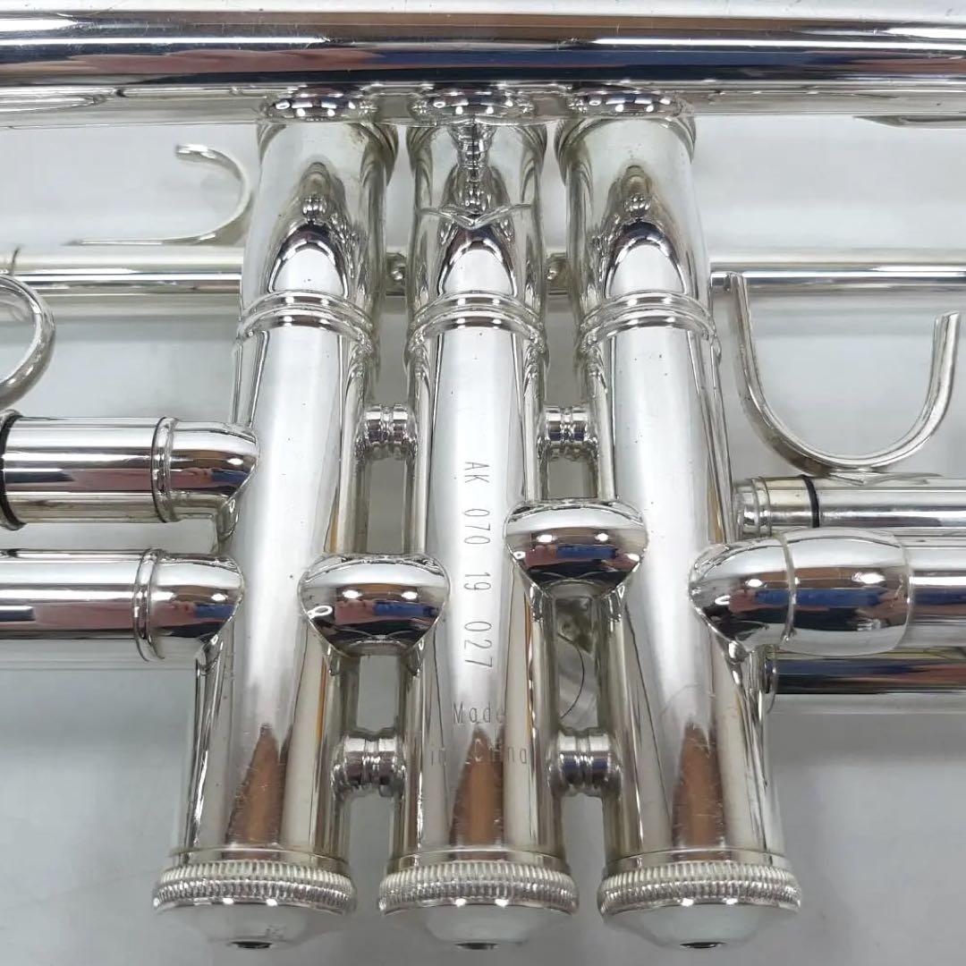 Bach ビンセントバック トランペット 管楽器 TR 400 彫刻あり