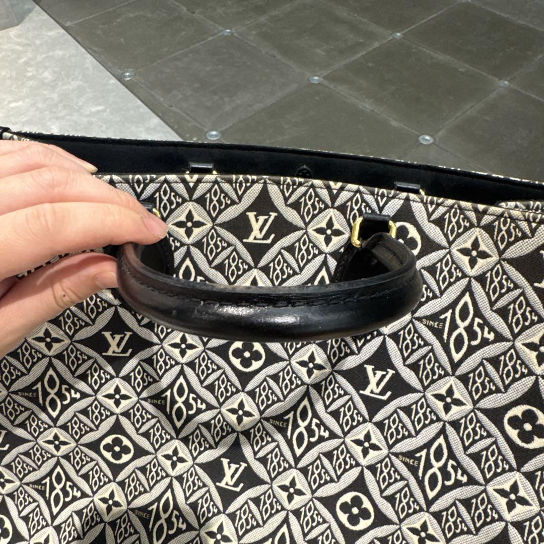 Louis Vuitton  1854 オンザゴー GM