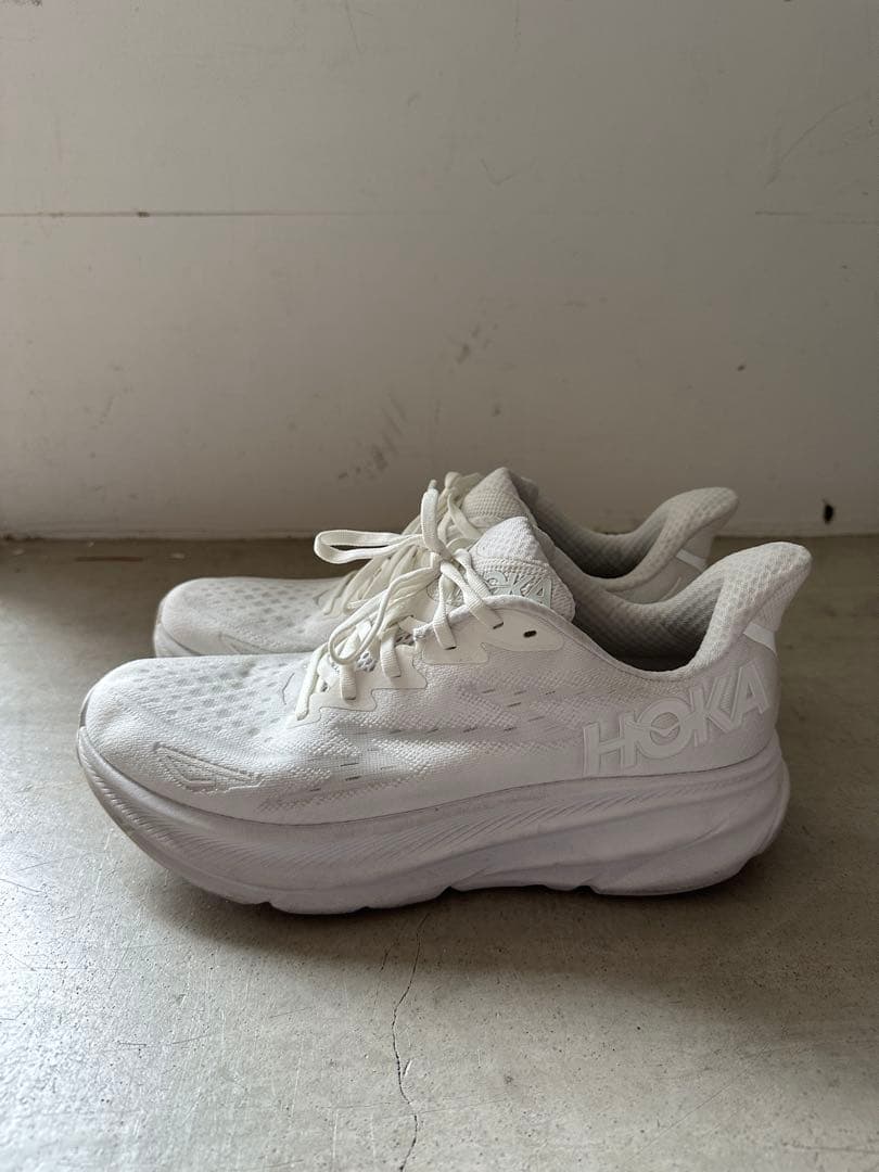 HOKA Bondi ホワイト ランニングシューズ