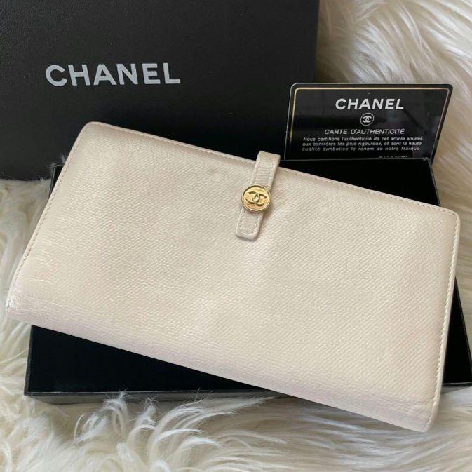 シャネル CHANEL 二つ折り 長財布 ココマーク白 アイボリー ココボタン シャネル CHANEL 二つ折り 長財布 ココマーク白 アイボリー ココ