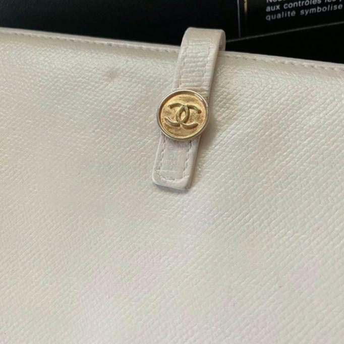 シャネル CHANEL 二つ折り 長財布 ココマーク白 アイボリー ココボタン ギャランティカード付き シャネル CHANEL 二つ折り 長財布 ココ