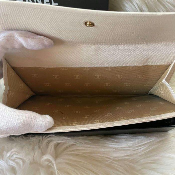 シャネル CHANEL 二つ折り 長財布 ココマーク白 アイボリー ココボタン シャネル CHANEL 二つ折り 長財布 ココマーク白 アイボリー ココ