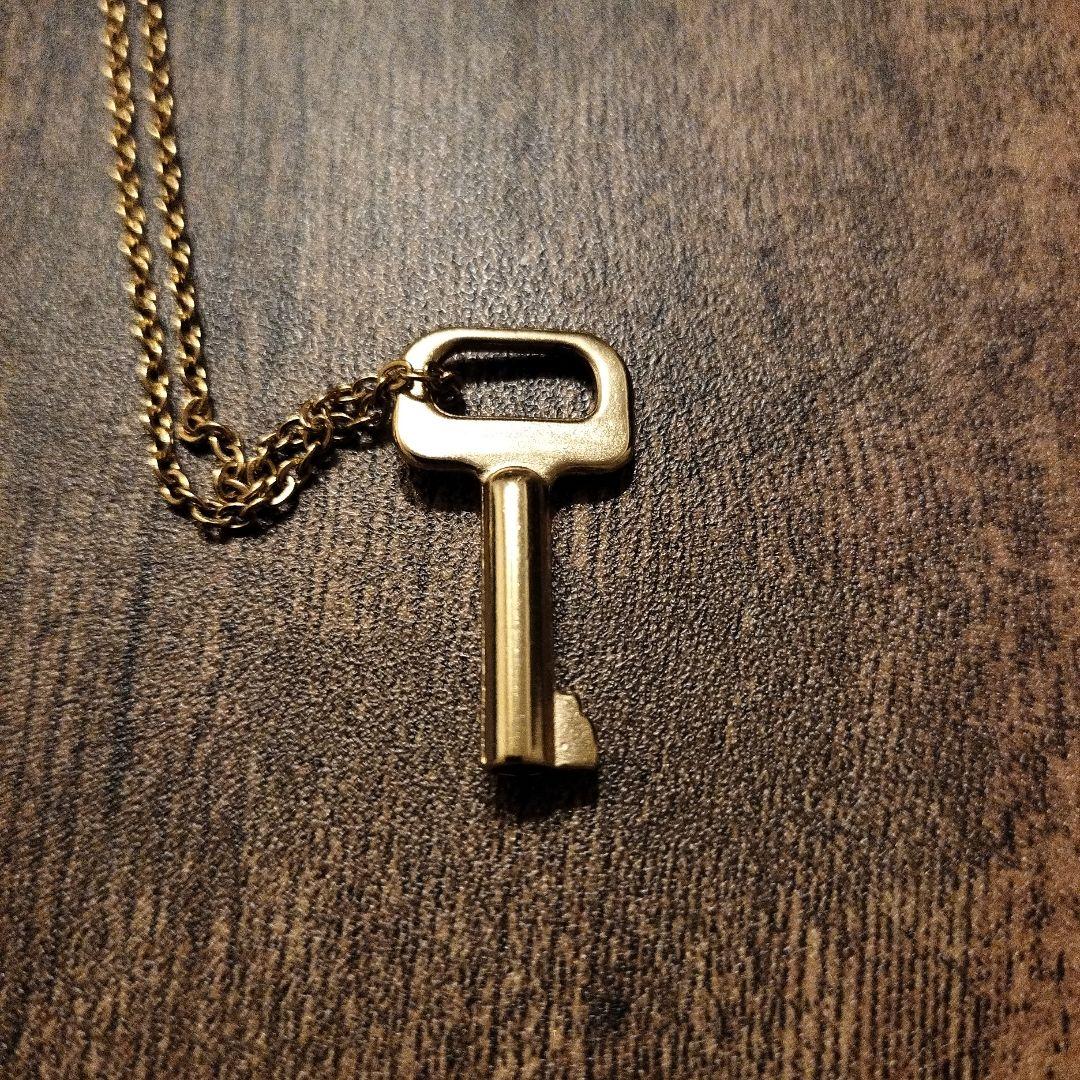 LOUIS VUITTON ヴィトン 鍵モチーフ ネックレスチェーン付き
