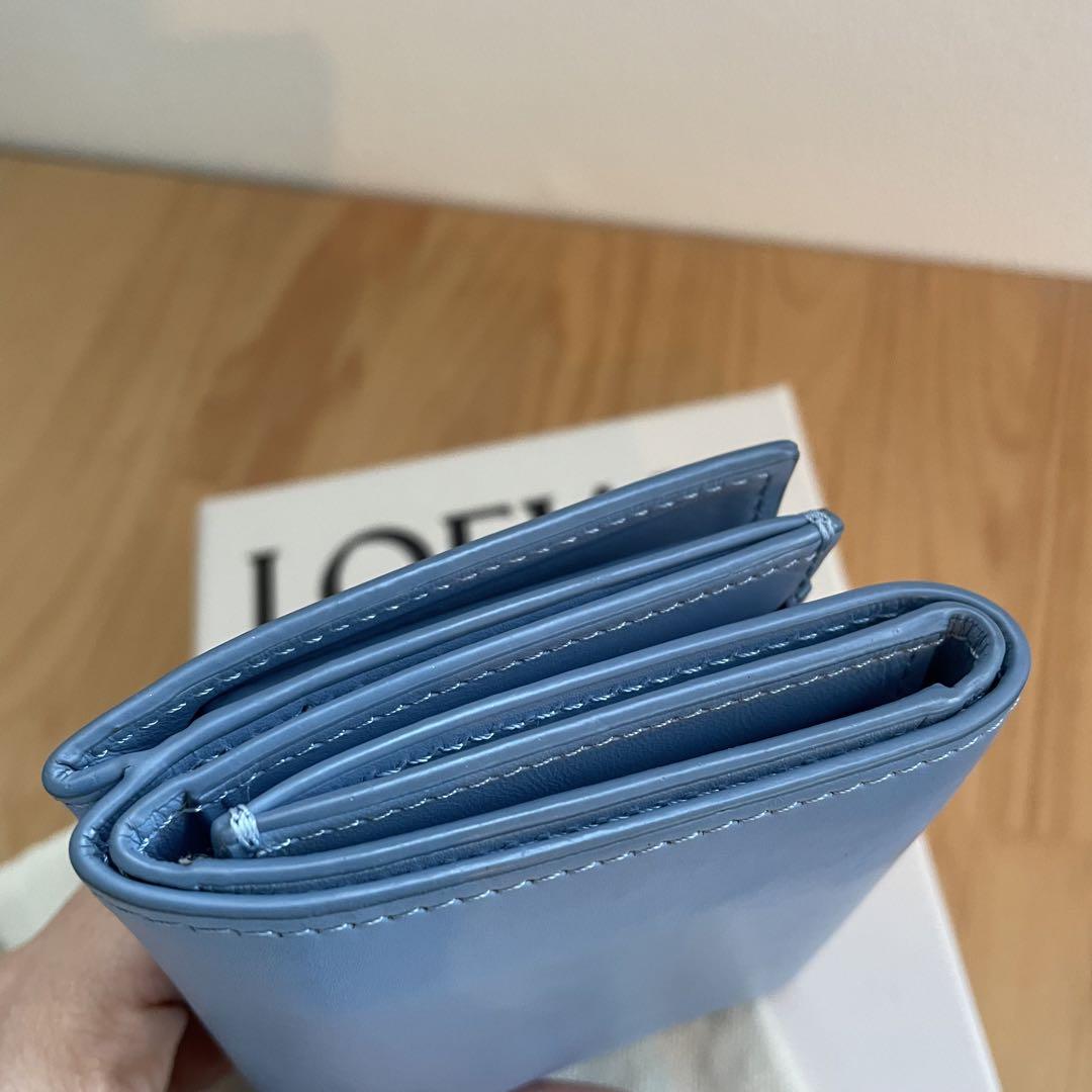 ロエベ　財布　水色