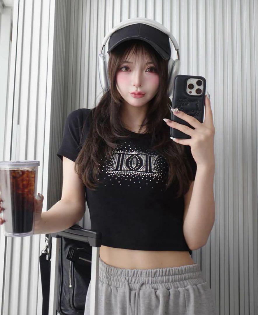 Darich ダーリッチ　シャイニーDDロゴコンパクトTシャツ　BLK ダーリッチ シャイニーDDロゴコンパクトTシャツ 黒 - メルカリ