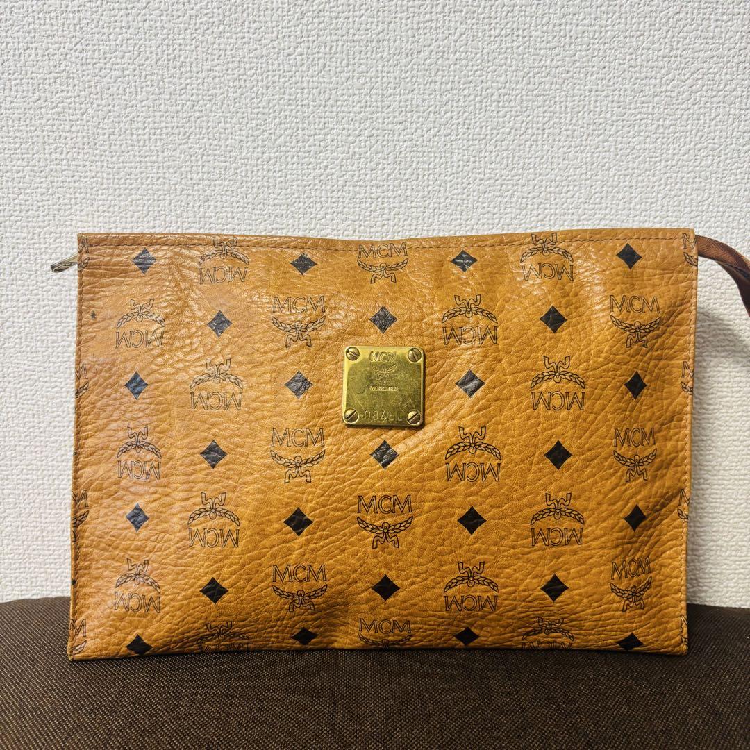 MCM クラッチバッグ 赤 エムシーエム MCM - MCM エムシーエム クラッチバッグ セカンドバッグの通販