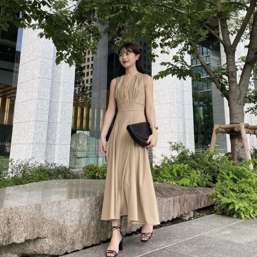 Lo'r ロル Open Neck Dress ベージュ