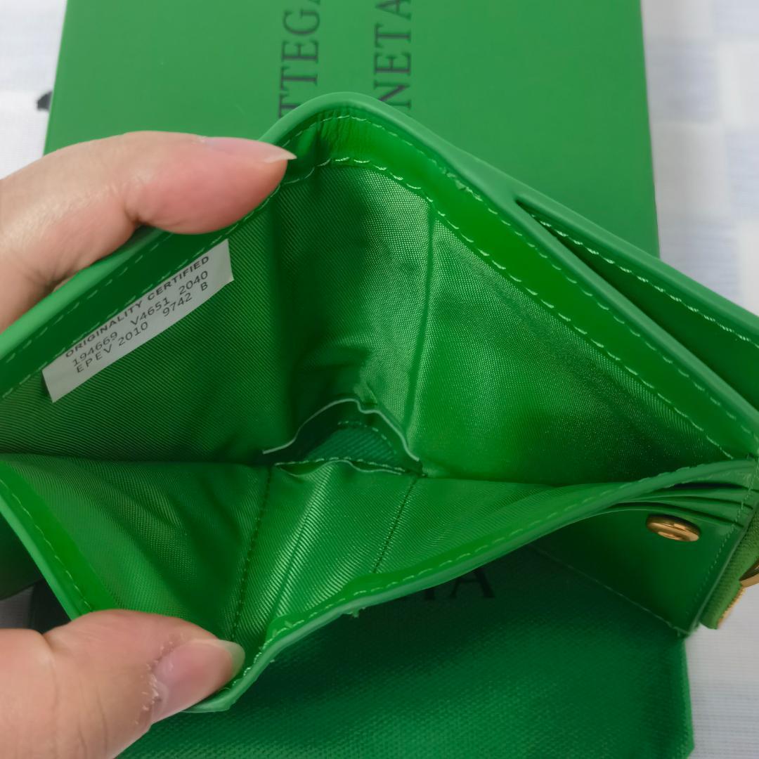 Bottega Veneta 二つ折り財布 グリーン Bottega Veneta 二つ折り財布 グリーン