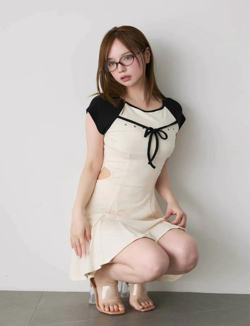 ワンピース Mary logo flare mini dress andmary Mary logo flare mini dress - メルカリ