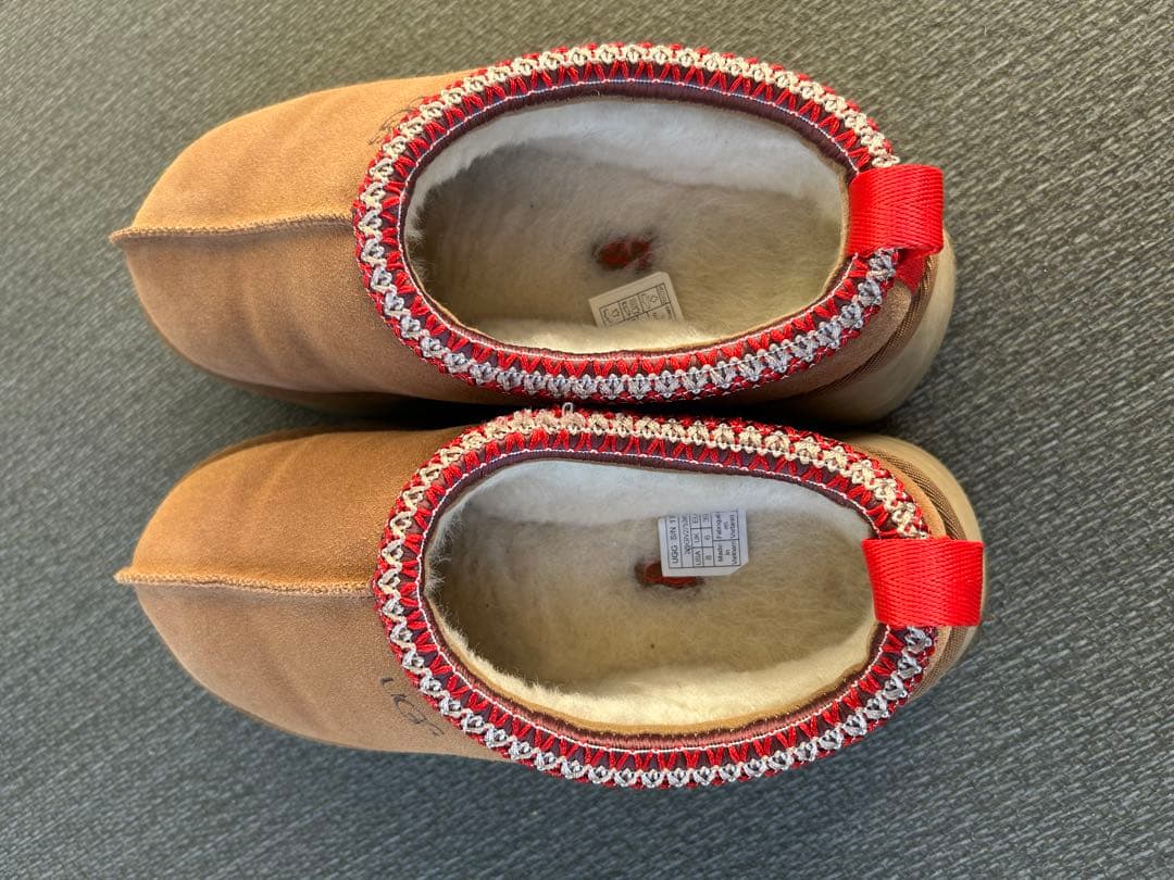 UGG （アグ） タズサボ（チェスナット）